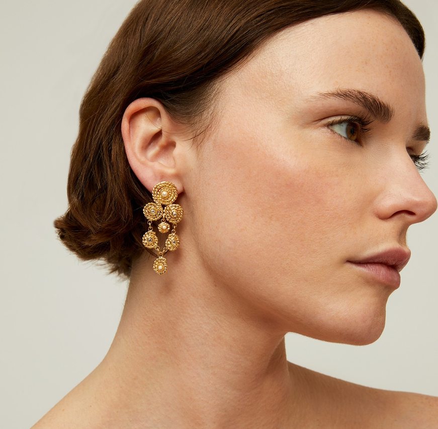 Boucles d'oreilles Mistral petit modèle dorées - Nacre blanche & strass